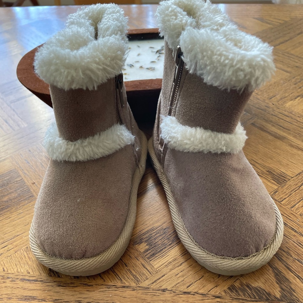 Infant Girl's Brown Teeny Toes faux Suede Boots Size 4